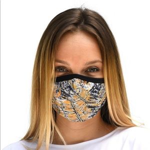 Face mask with filter in storage bag